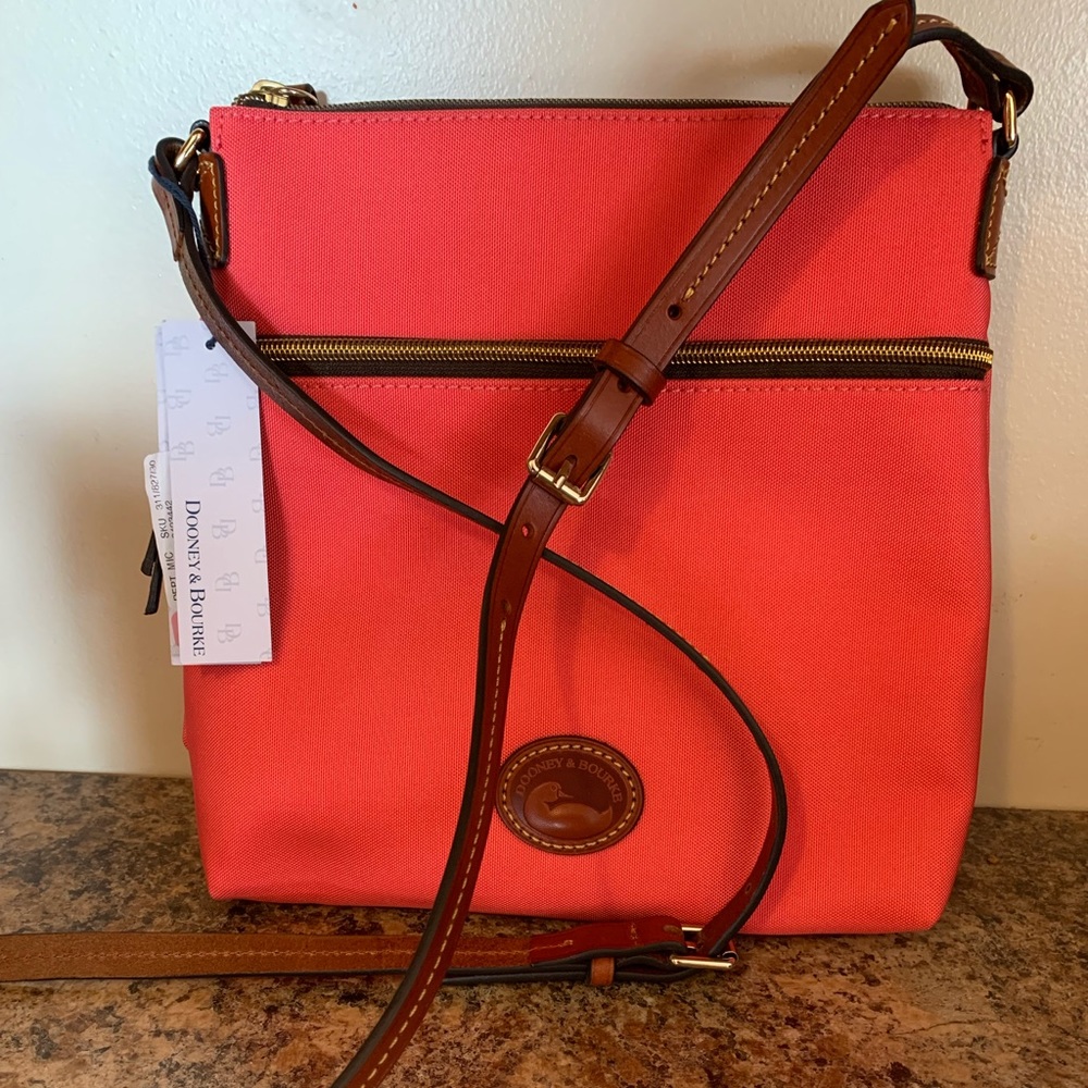 NWT Dooney & Bourke adjustable crossbody